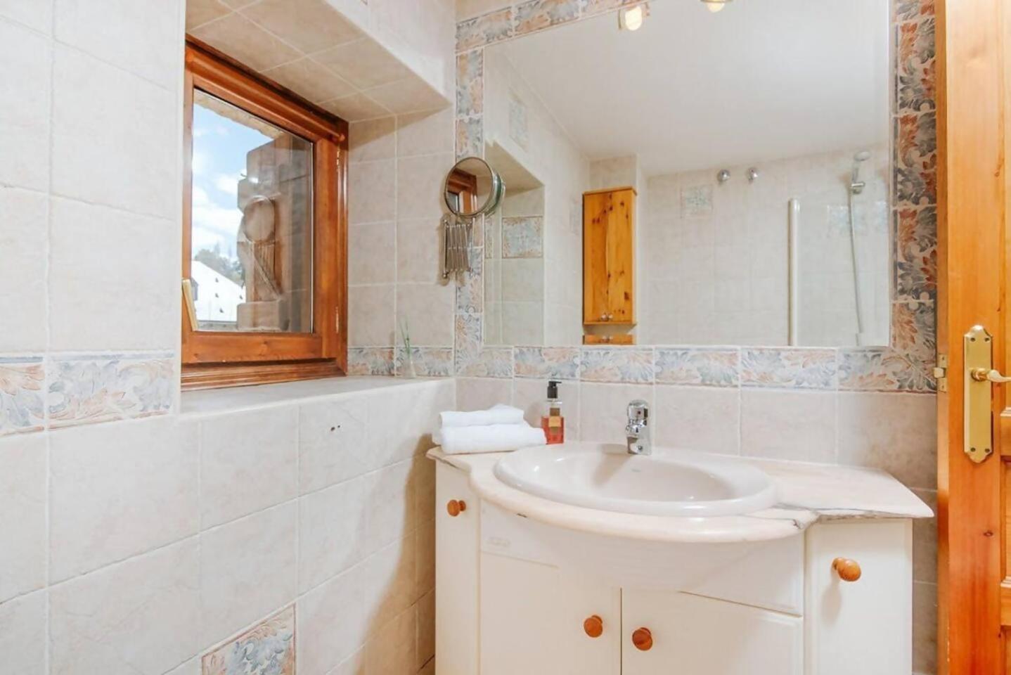 Cantal - apartamento 4 pax en Sallent de Gállego Esterno foto