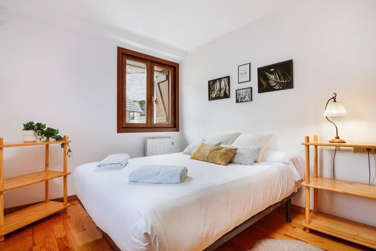 Cantal - apartamento 4 pax en Sallent de Gállego Esterno foto