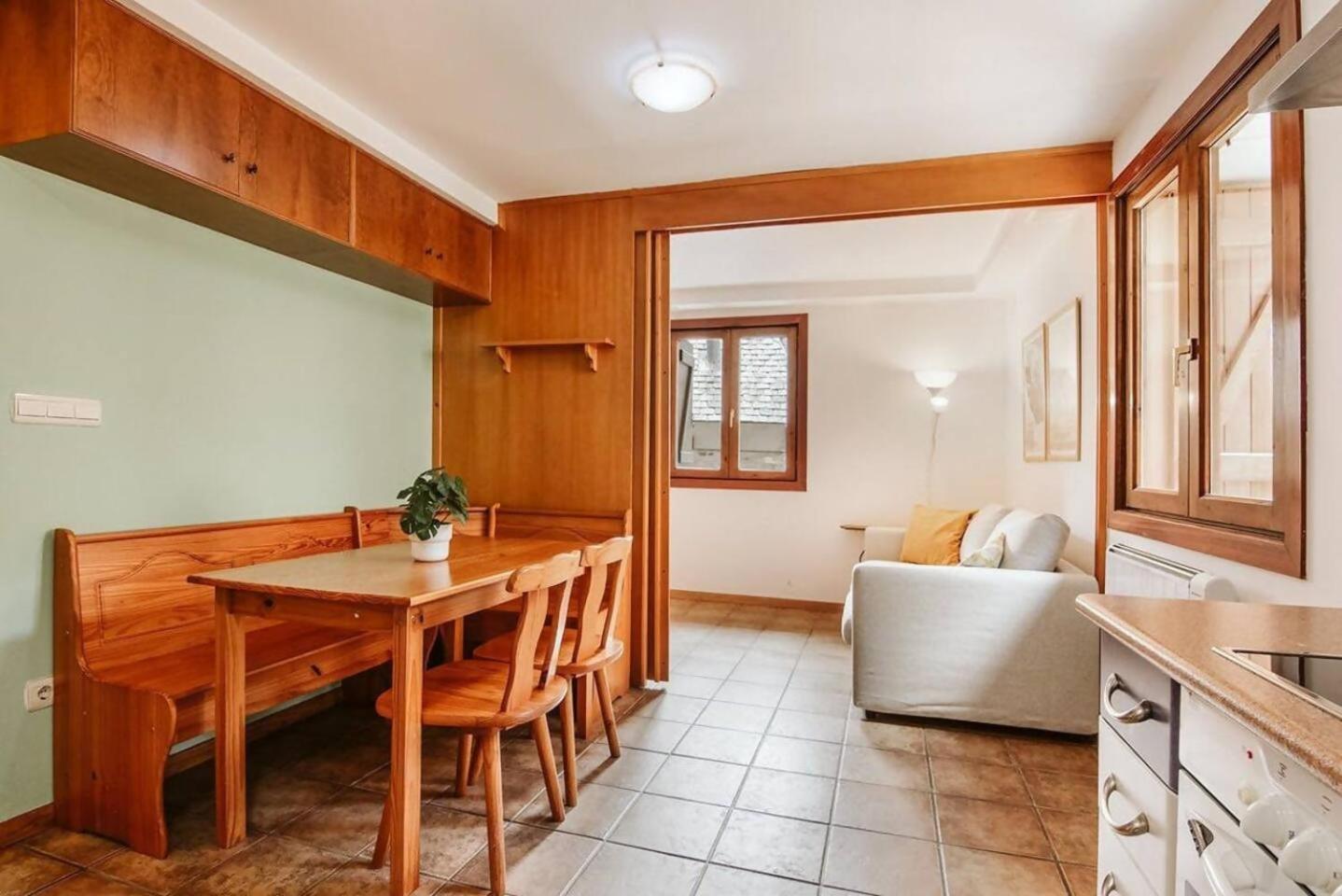 Cantal - apartamento 4 pax en Sallent de Gállego Esterno foto