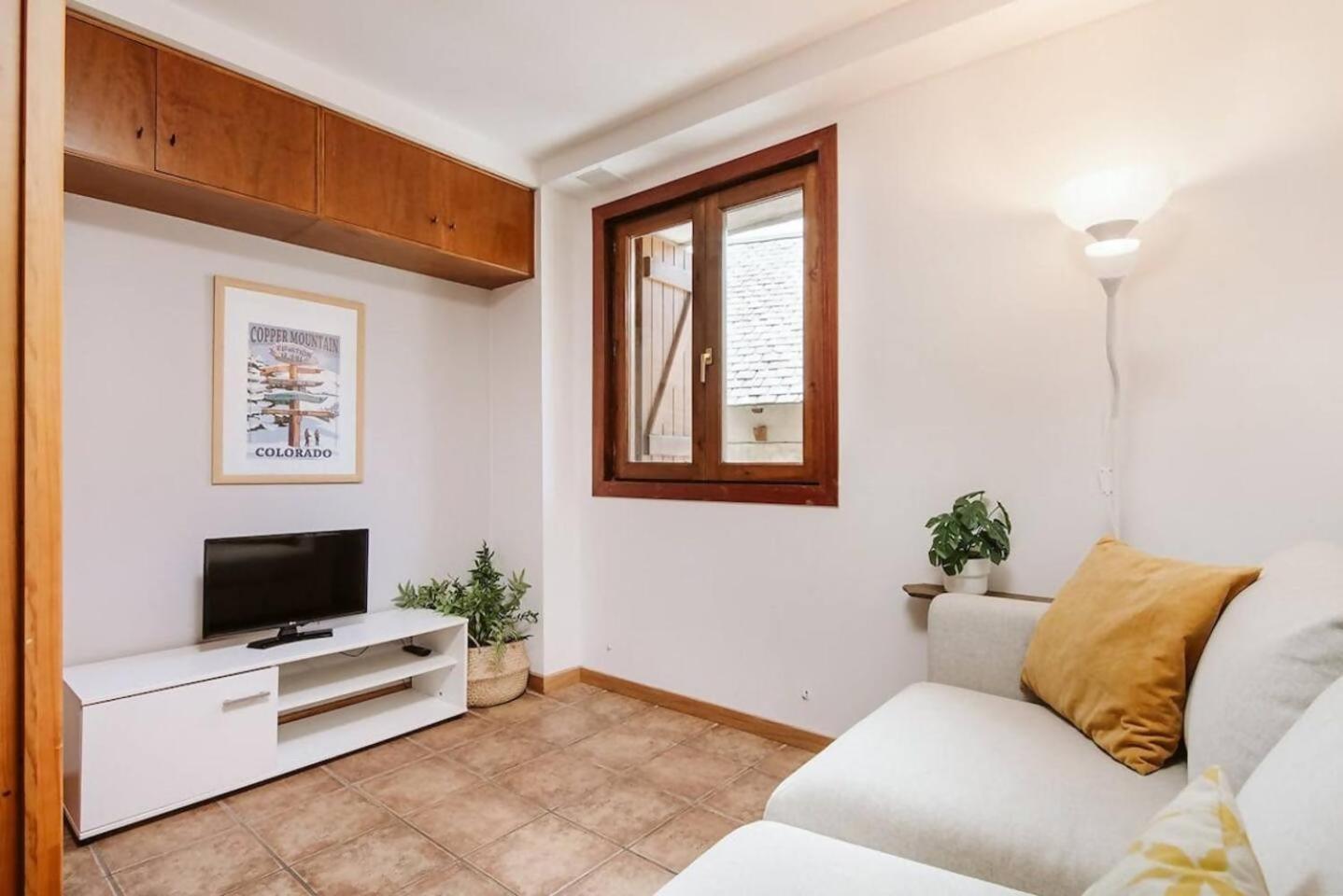 Cantal - apartamento 4 pax en Sallent de Gállego Esterno foto